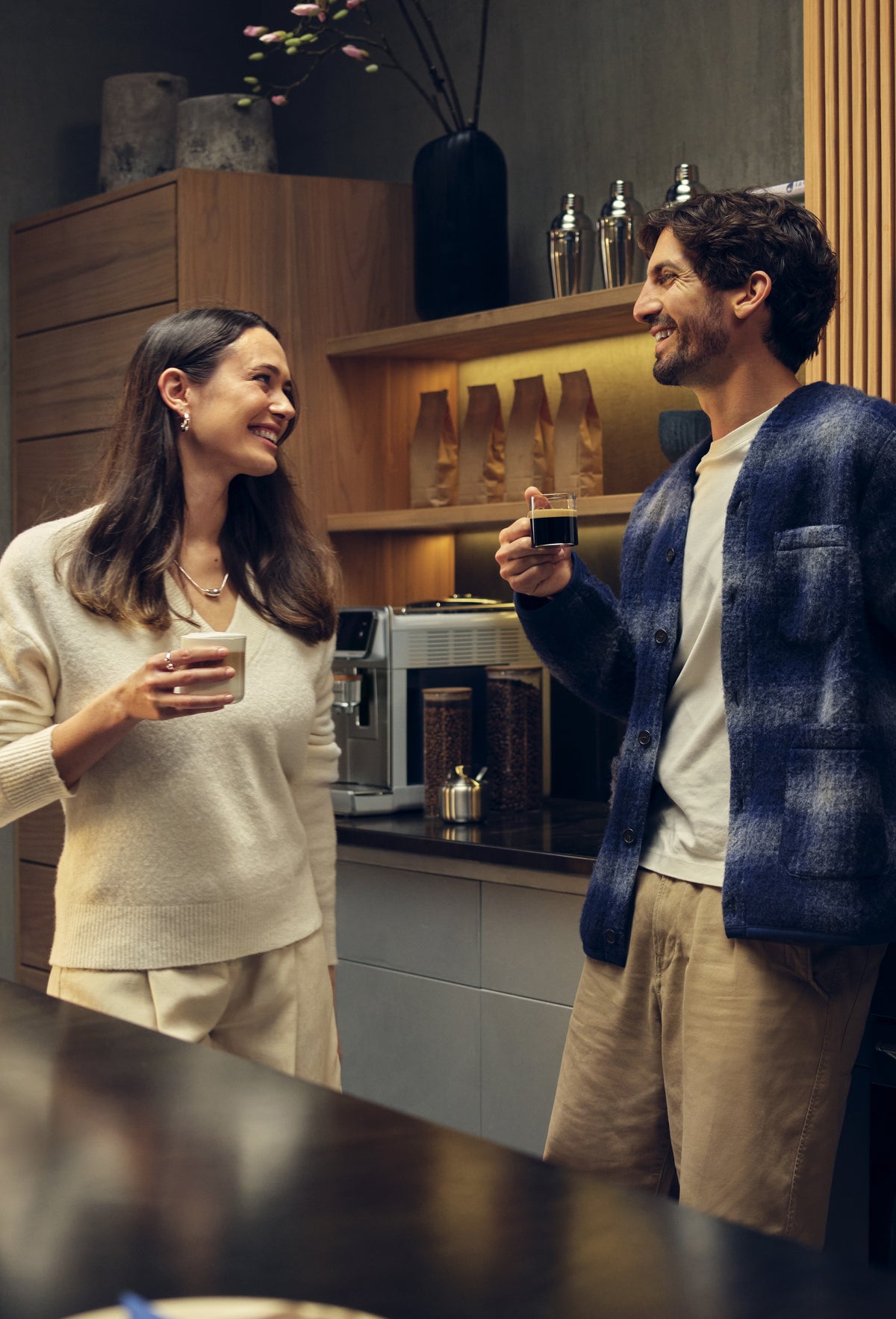 Philips 5500 LatteGo — 20 boissons chaudes et glacées, écran tactile, SilentBrew